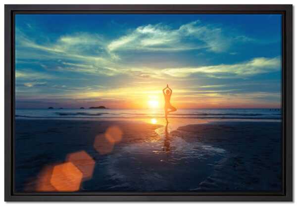 Yoga Silhouette am Strand, Leinwandbild mit Bilderrahmen