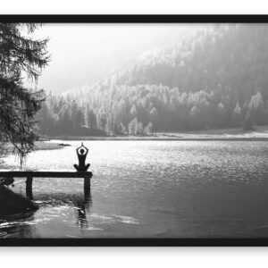 Yoga am See Kunst B&W, Poster mit Bilderrahmen